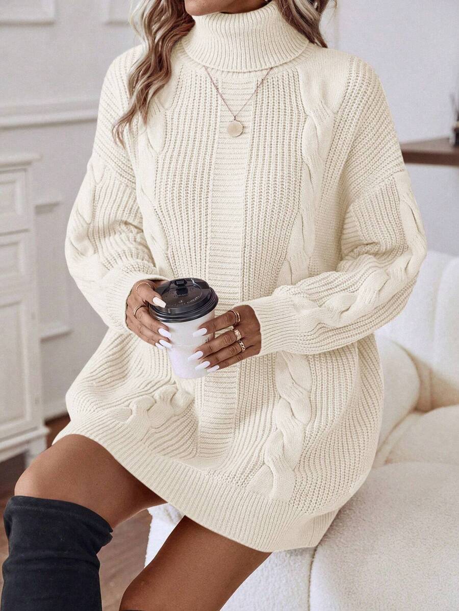 Vestido Tricô com Gola Alta e Ponto em Cabo – Rafaella