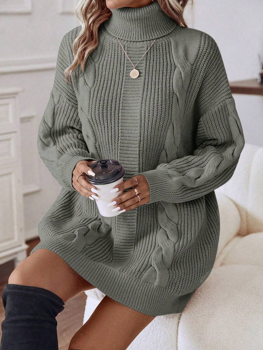 Vestido Tricô com Gola Alta e Ponto em Cabo – Rafaella
