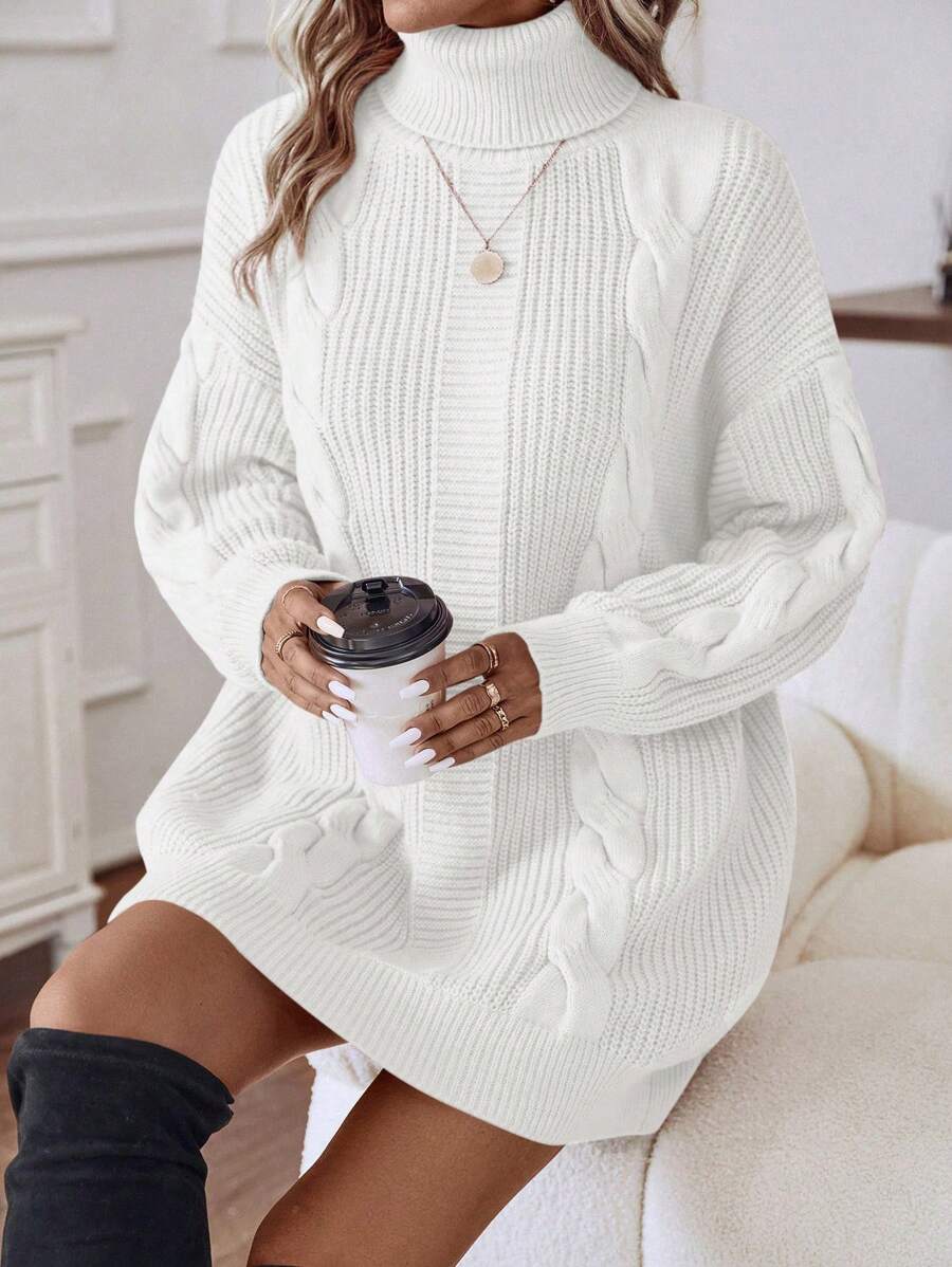 Vestido Tricô com Gola Alta e Ponto em Cabo – Rafaella