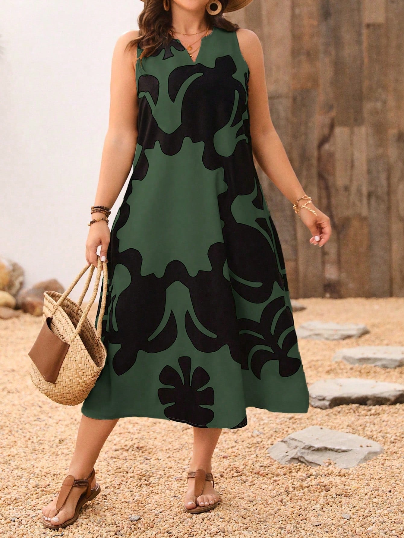 Vestido Longo Plus Size com Decote V Sem Mangas