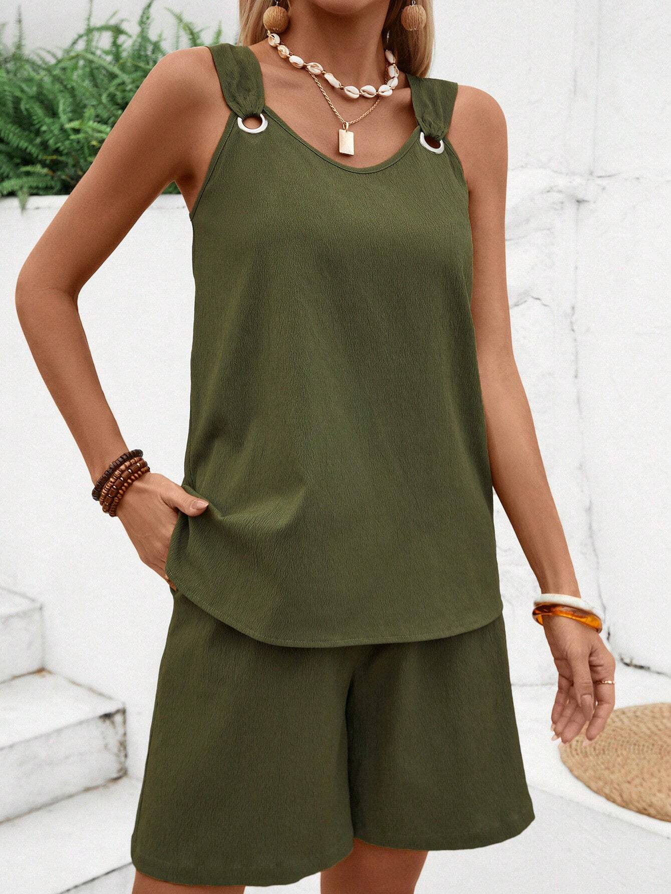 Conjunto Feminino de Top com Alça e Shorts Sólido