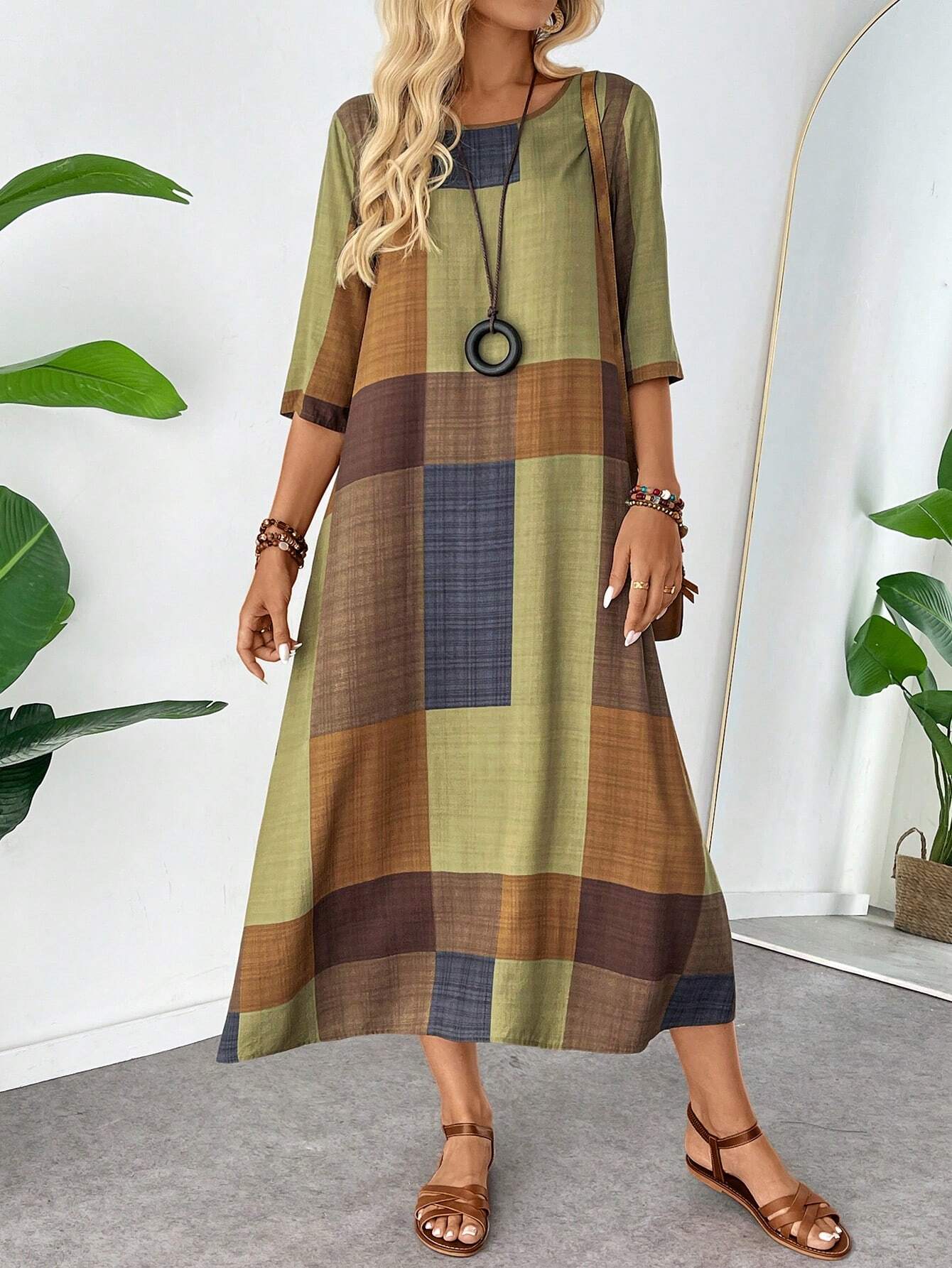 Vestido Midi Solto com Manga 3/4 e Estampado