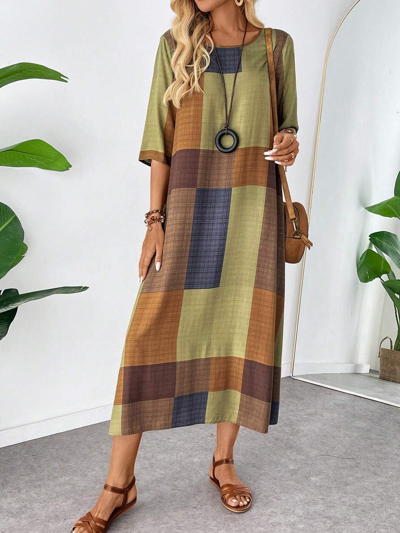 Vestido Midi Solto com Manga 3/4 e Estampado