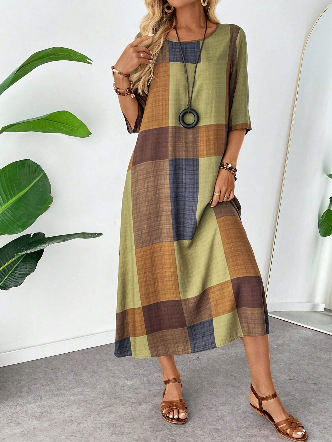 Vestido Midi Solto com Manga 3/4 e Estampado