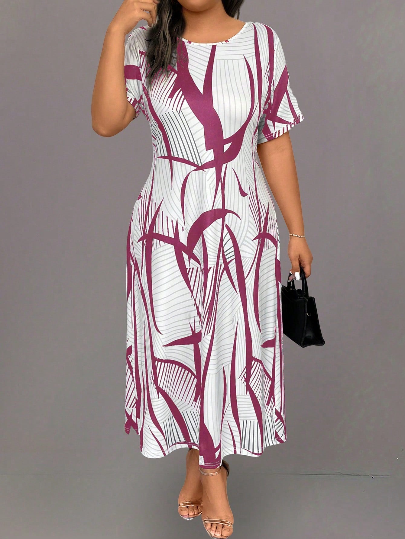 Vestido Longo Casual Plus Size com Estampa Geométrica e Listrada