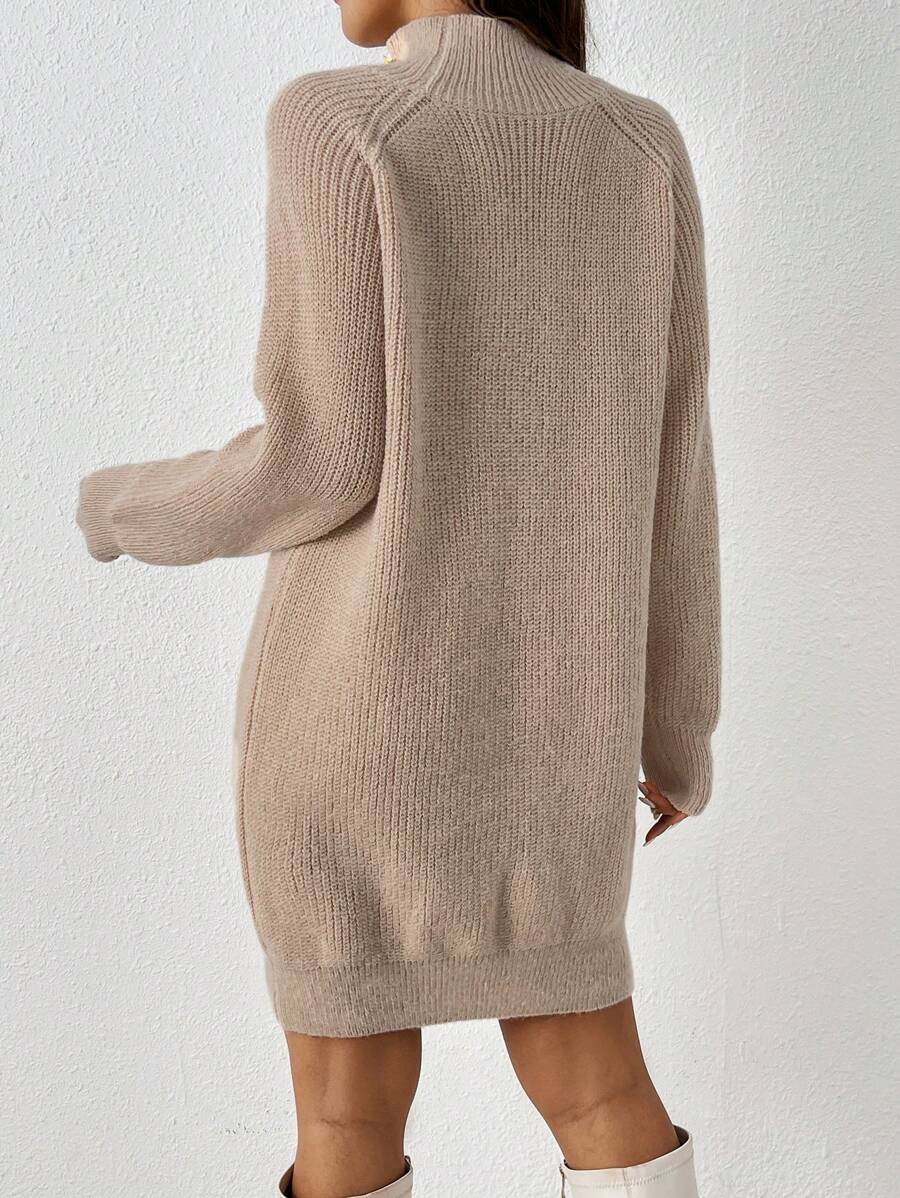 Vestido de Tricô com Gola Alta e Manga Raglan - Lígia
