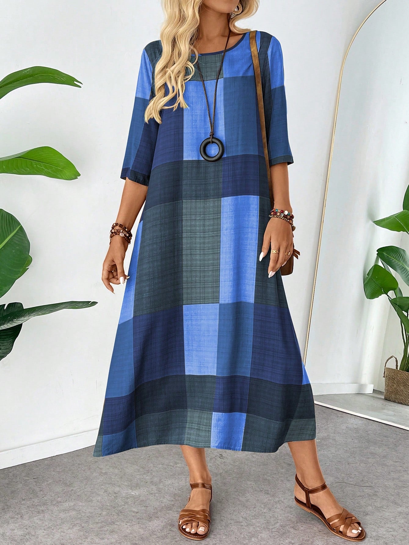 Vestido Midi Solto com Manga 3/4 e Estampado