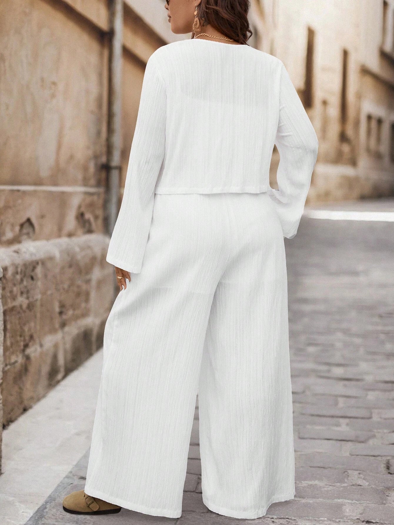 Conjunto Plus Size Branco com Manga Flare – Elisa