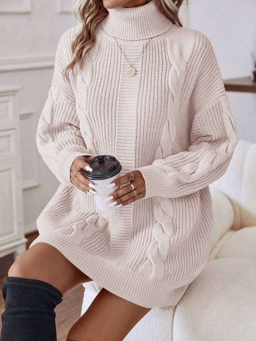 Vestido Tricô com Gola Alta e Ponto em Cabo – Rafaella