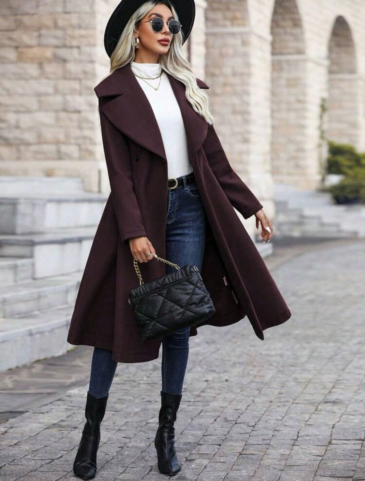 Casaco Longo Oversized em Tweed com Gola Alta – Isadora