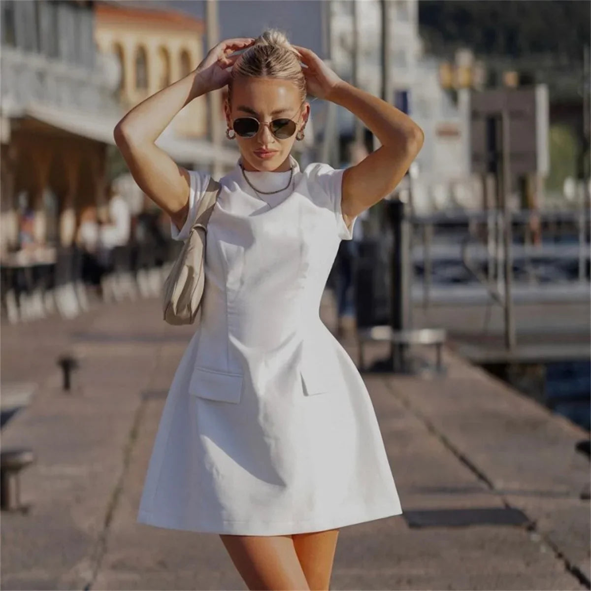 Vestido Curto Sem Mangas Florença