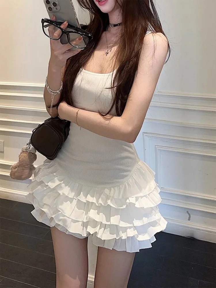 Vestido Curto com Saia Plissada