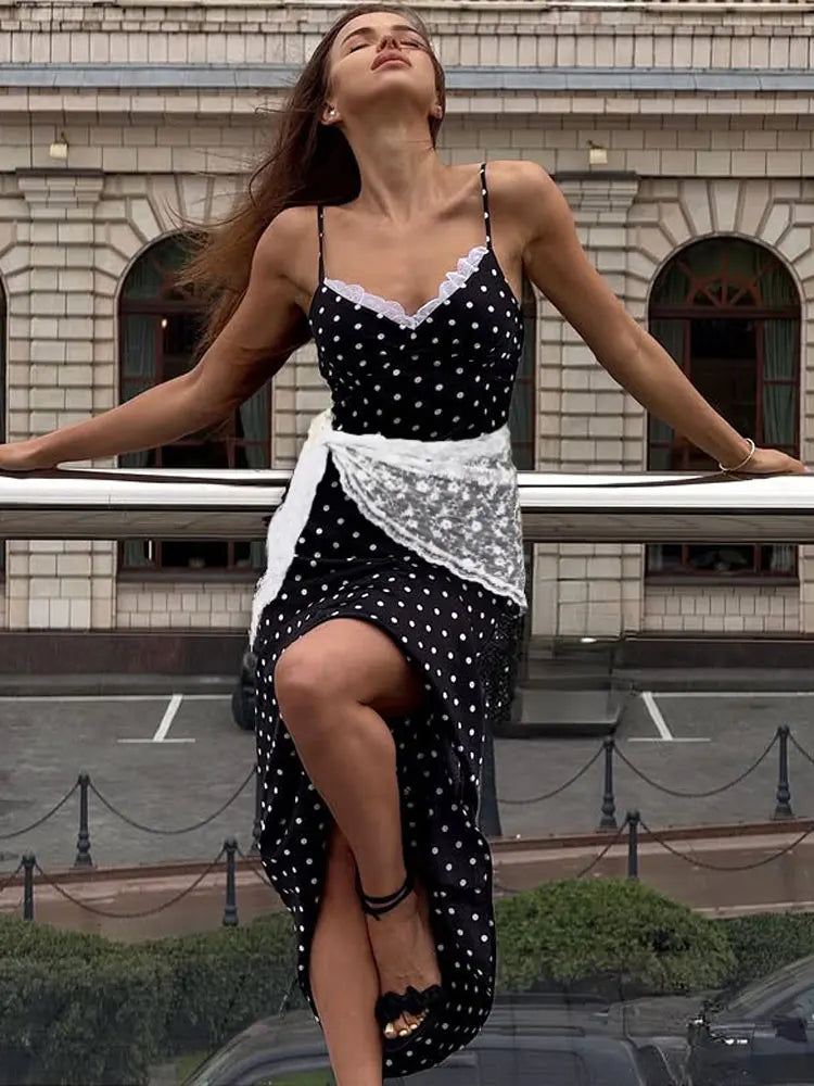 Vestido Longo com Retalhos em Renda Orvella