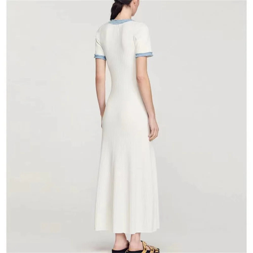 Vestido Longo de Gola com Botão