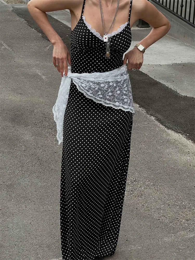 Vestido Longo com Retalhos em Renda Orvella