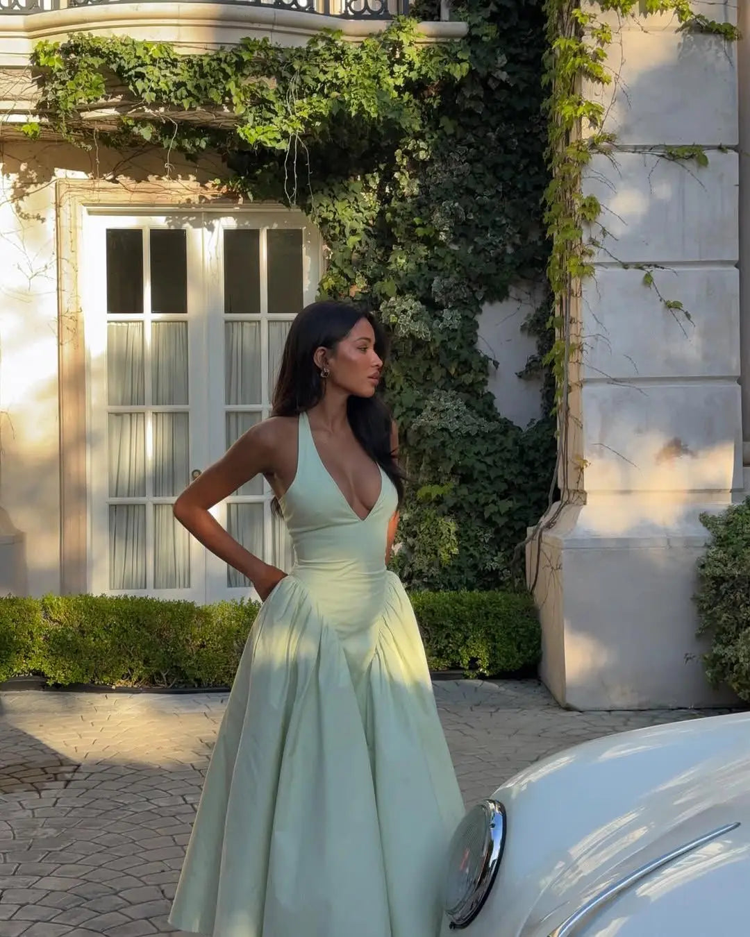 Vestido Longo Sem Costas com Decote em V