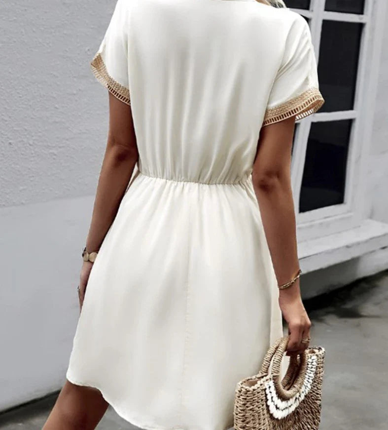 Vestido Midi com Gola V em Renda