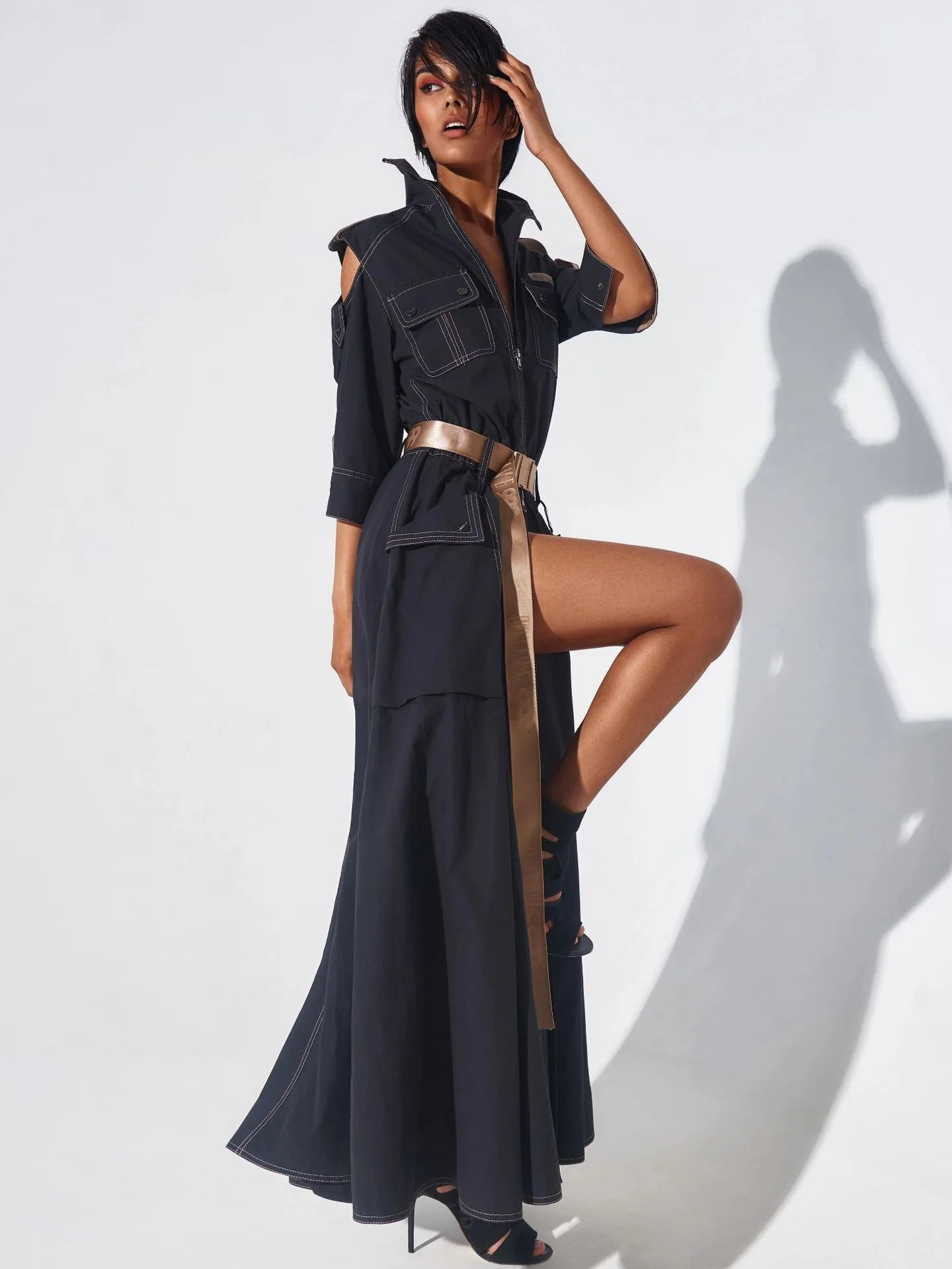 Vestido Longo com Zíper e Bolsos