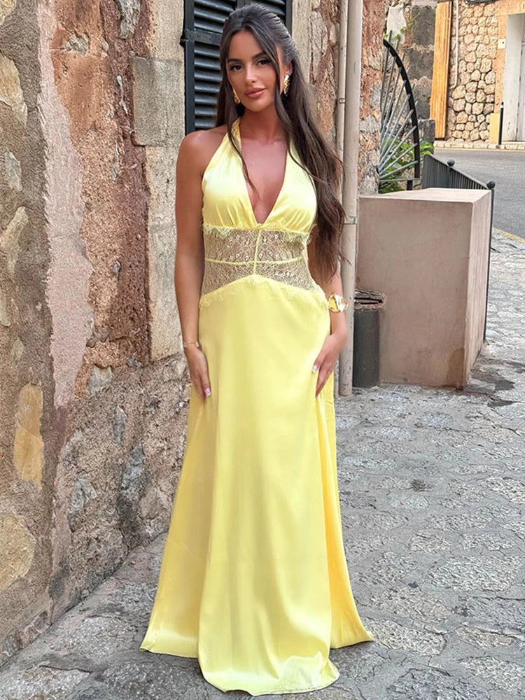 Vestido Longo com Retalhos em Renda