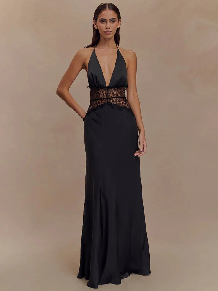Vestido Longo com Retalhos em Renda