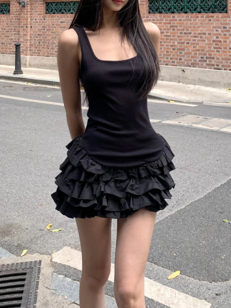 Vestido Curto com Saia Plissada