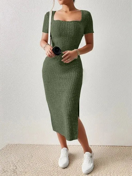 Vestido Midi de Malha com Gola Quadrada