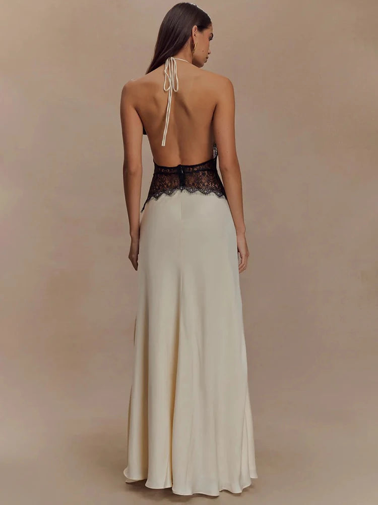Vestido Longo com Retalhos em Renda
