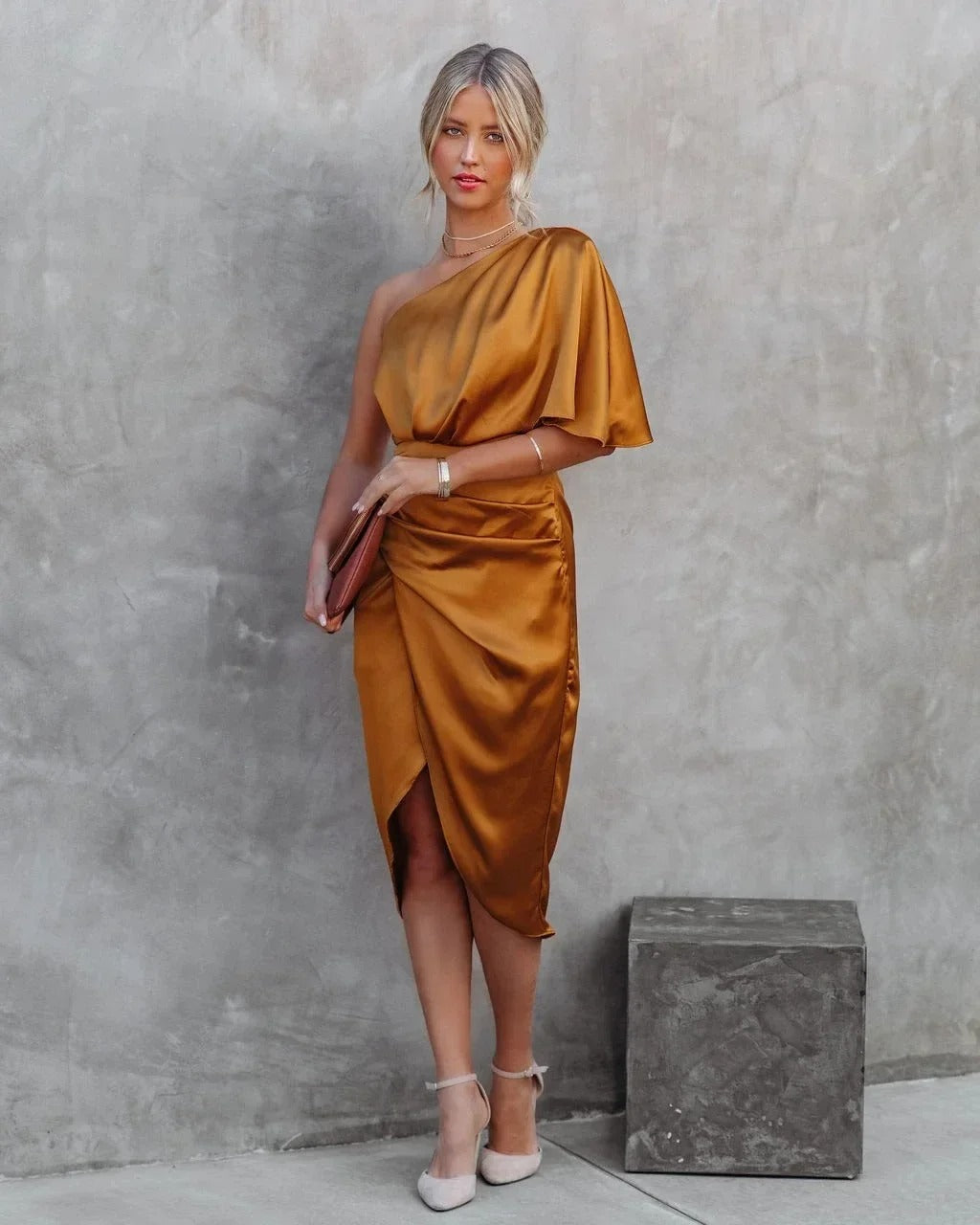 Vestido Midi de Um Ombro - Clara