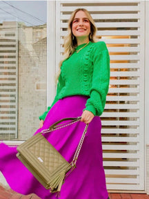 Suéter Feminino em Tricô com Tranças e Mangas Amplas – Rafaela