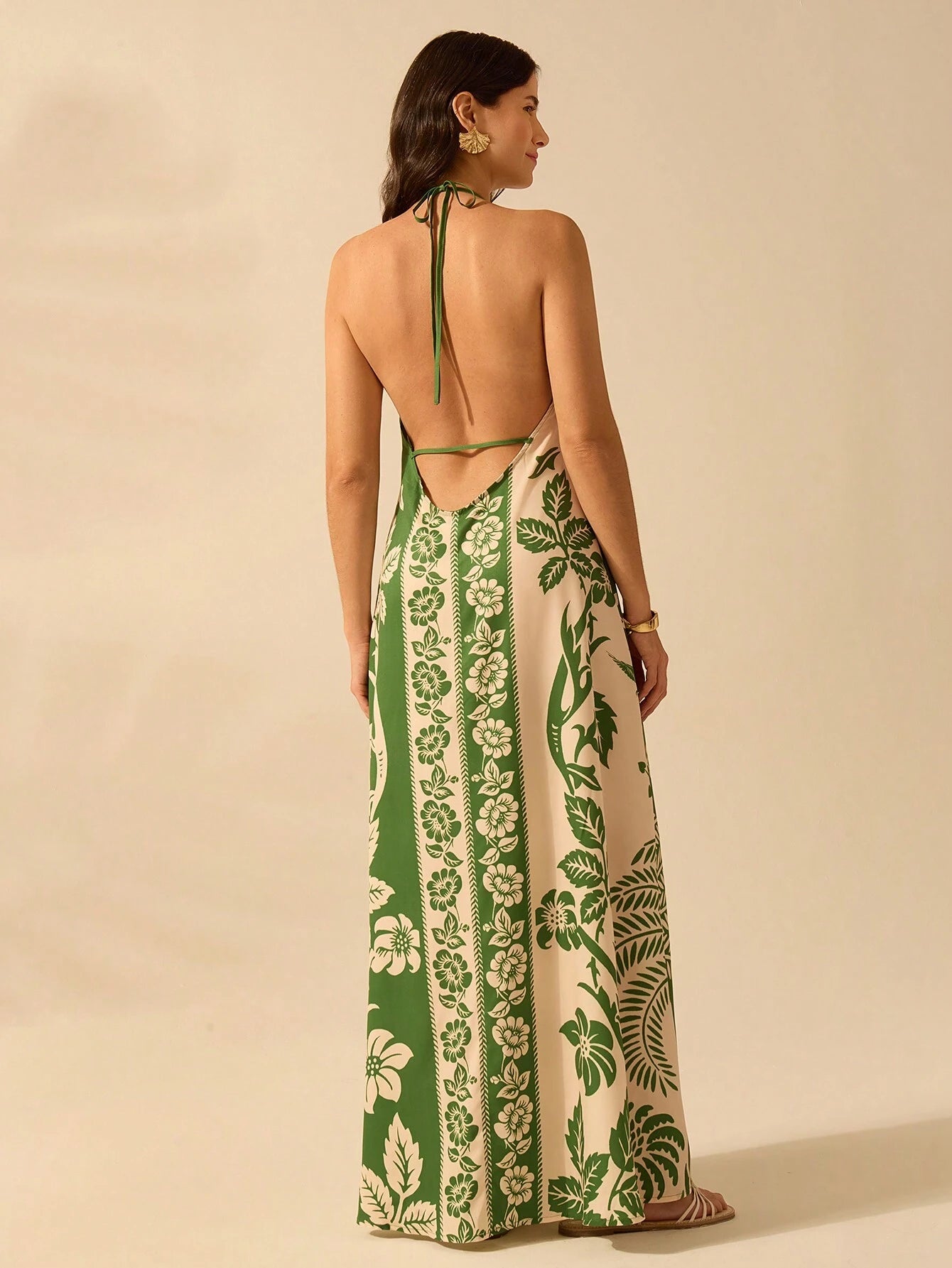 Vestido Longo de Praia com Estampa Tropical, Alças Finas e Cintura Alta - Boho Casual