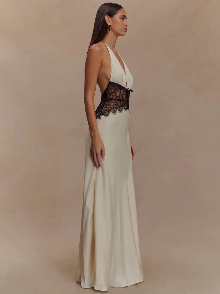 Vestido Longo com Retalhos em Renda