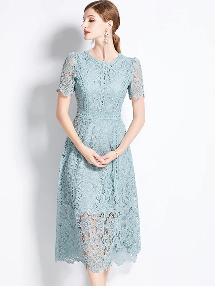 Vestido de Renda com Manga Curta