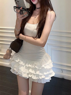 Vestido Curto com Saia Plissada