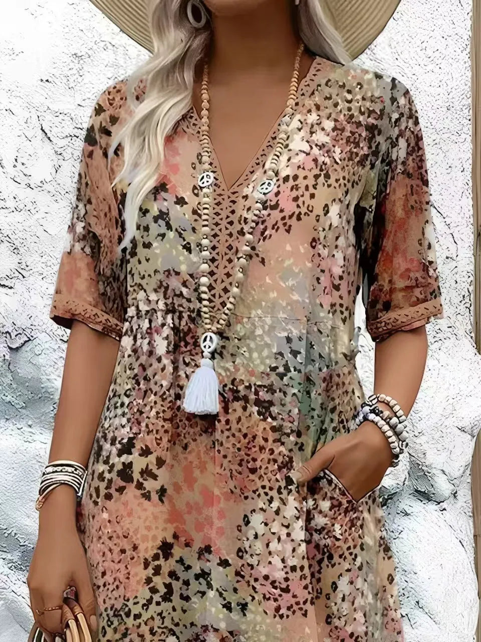 Vestido Midi Estampado com Renda Decote V Valquíria