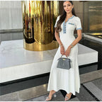 Vestido Longo de Gola com Botão