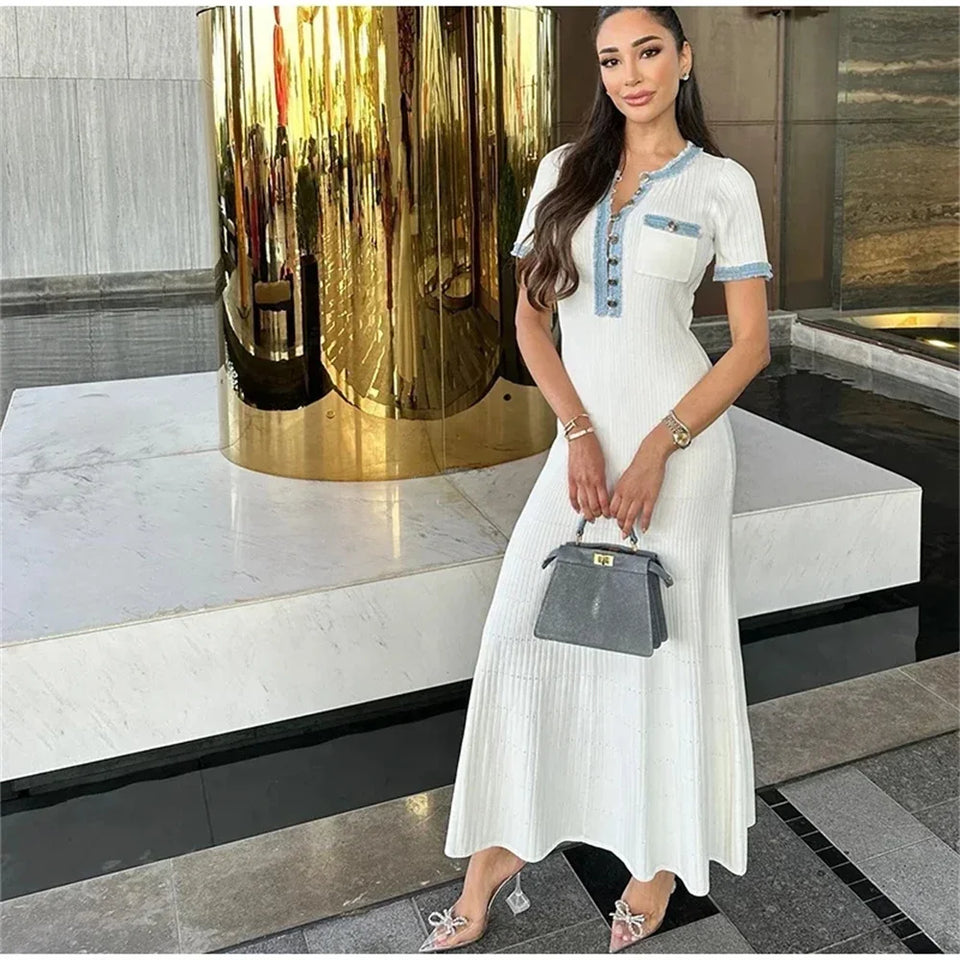Vestido Longo de Gola com Botão