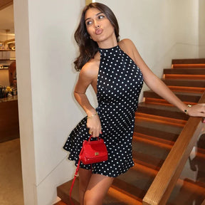 Vestido Curto de Bolinhas Sem Mangas