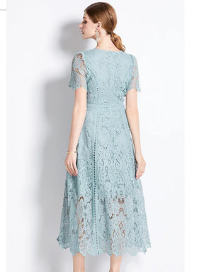 Vestido de Renda com Manga Curta