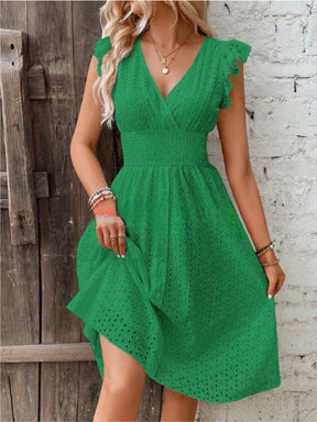 Vestido Midi de Renda com Decote em V