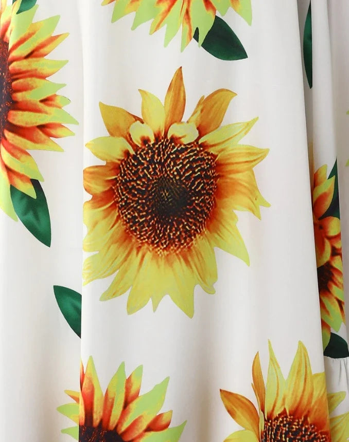 Vestido Curto Sem Mangas com Estampa de Girassol