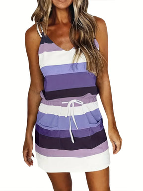 Vestido Curto com Estampa Listrada
