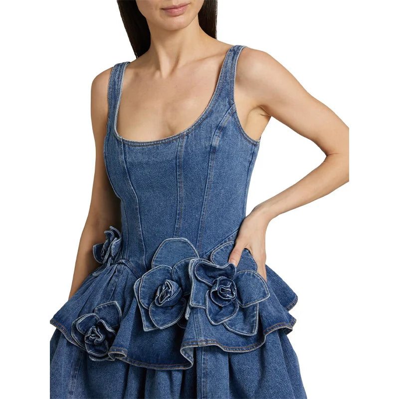 Vestido Curto em Jeans com Flores 3d