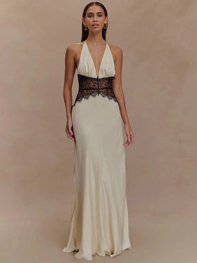 Vestido Longo com Retalhos em Renda
