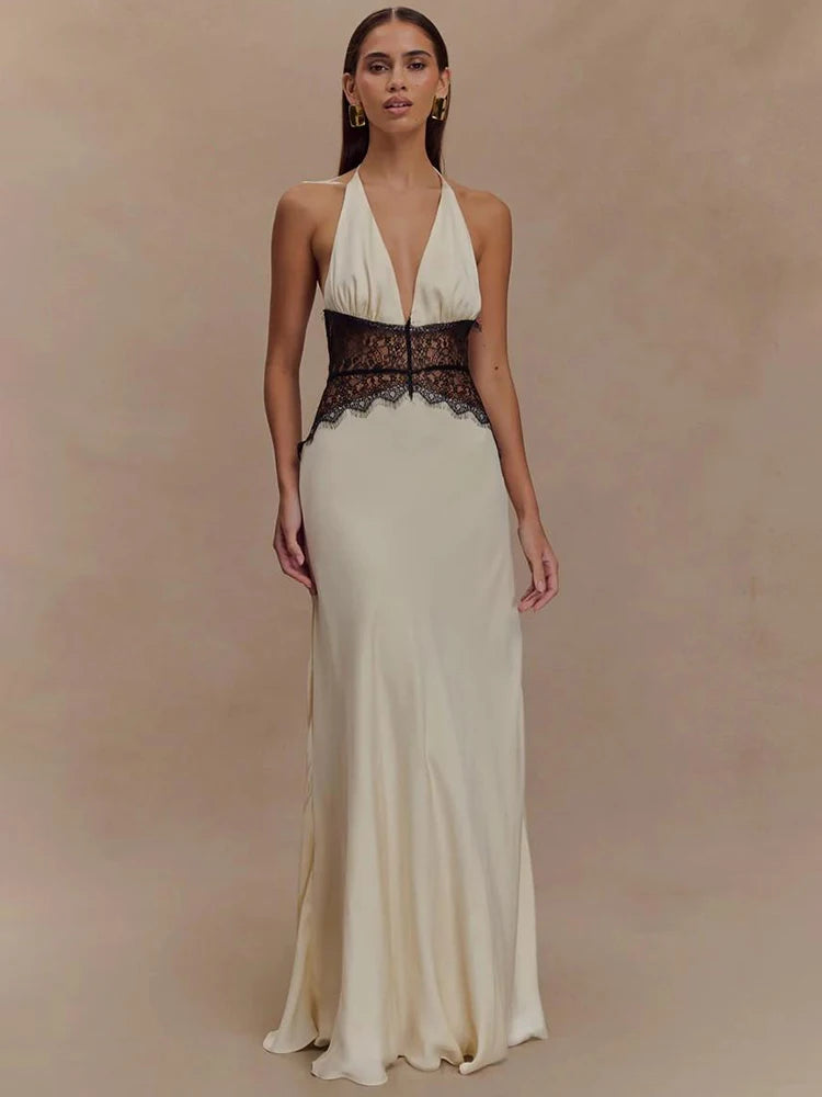 Vestido Longo com Retalhos em Renda