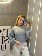 Suéter Cropped com Manga Bufante e Trama Texturizada – Seline