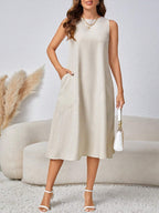 Vestido Sem Mangas com Bolso Inclinado