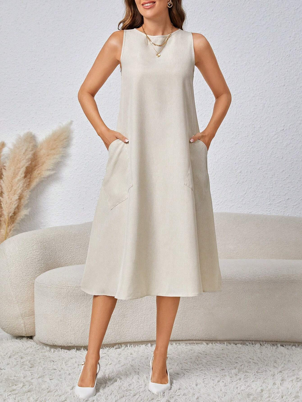 Vestido Sem Mangas com Bolso Inclinado