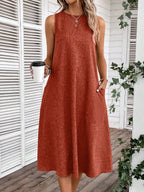Vestido Sem Mangas com Bolso Inclinado