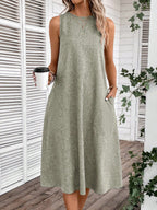 Vestido Sem Mangas com Bolso Inclinado