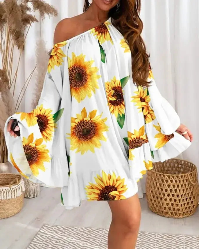 Vestido Curto Sem Mangas com Estampa de Girassol